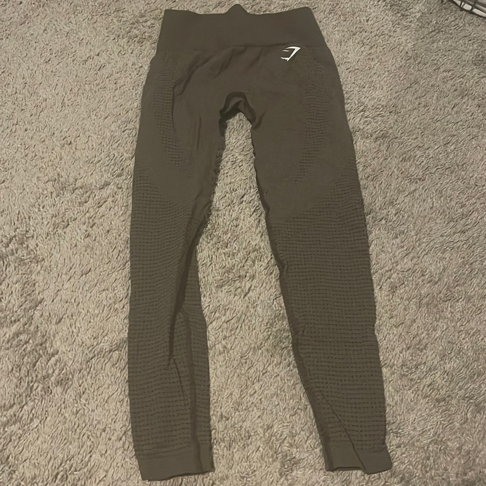 Gym shark leggings